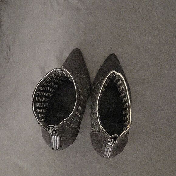 FOREVER 21 SUEDE POINTED TOE ZIPPER CLOSURE CUTOUT DESIGN WOMEN"S SANDAL G1 - Picture 7 of 16